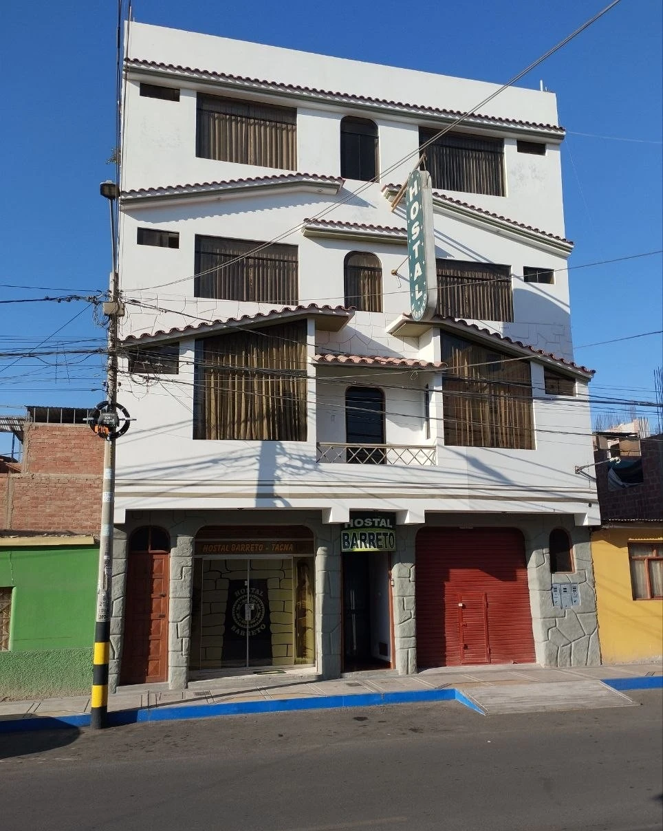 Fachada principal de Hostal Barreto
